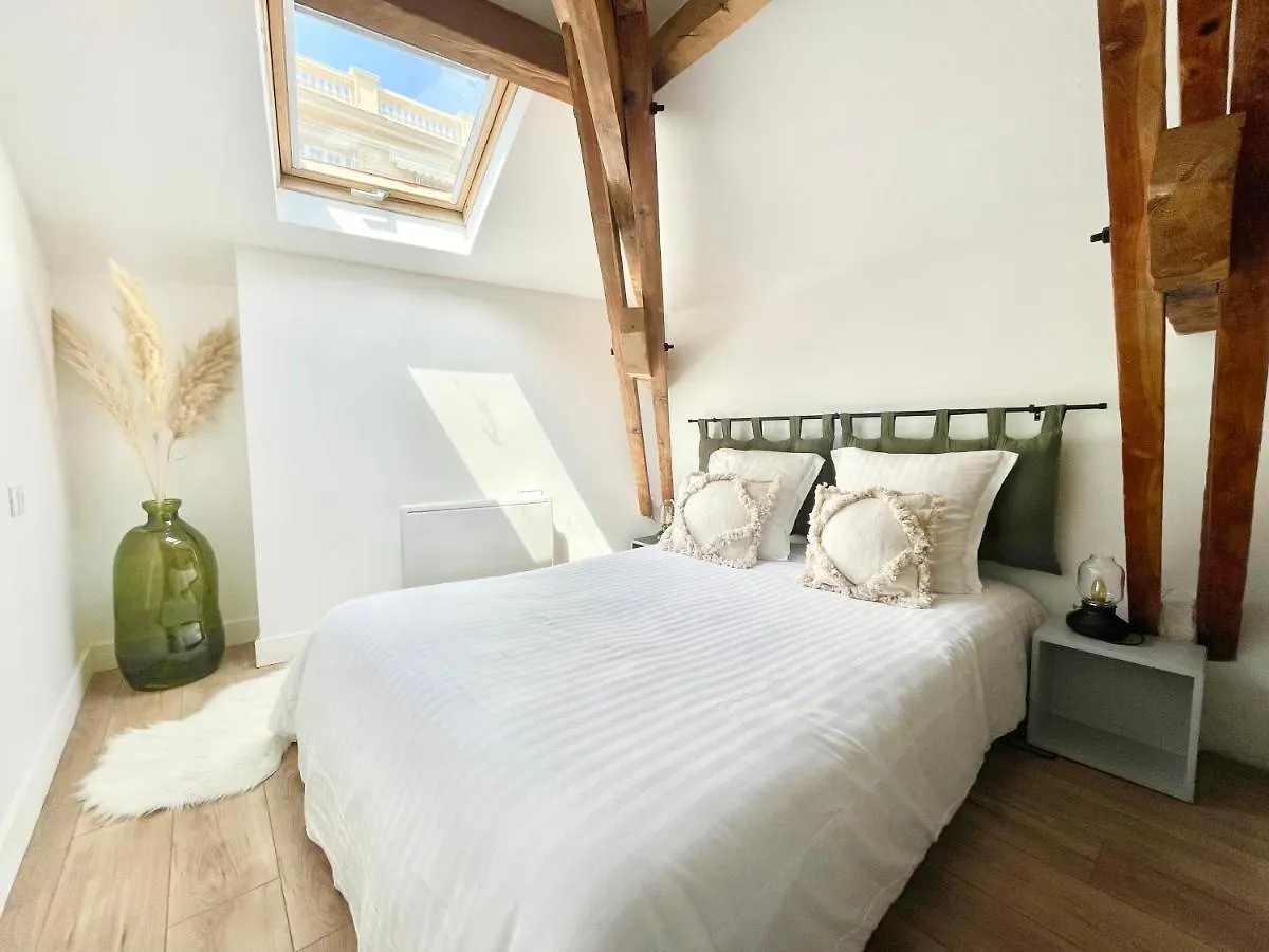 Bioves En Duplex-Climatisation-Centre Ville-Plage Menton Apartment