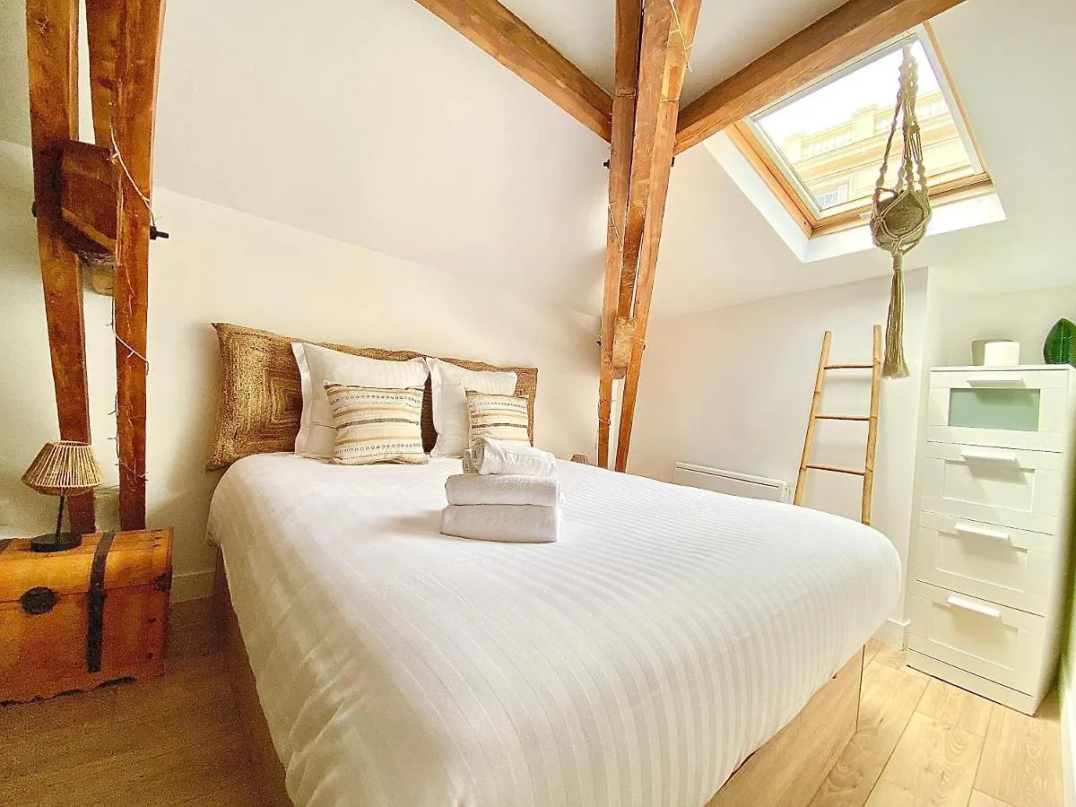 Bioves En Duplex-Climatisation-Centre Ville-Plage Menton 0*,  France