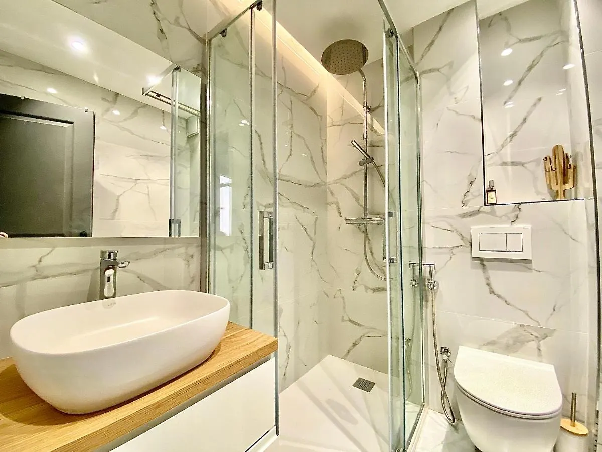 Bioves En Duplex-Climatisation-Centre Ville-Plage Menton